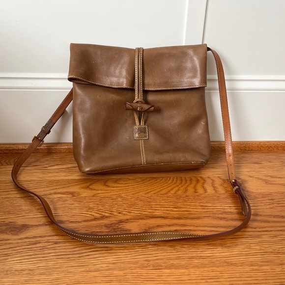 DOONEY & BOURKE CROSSBODY